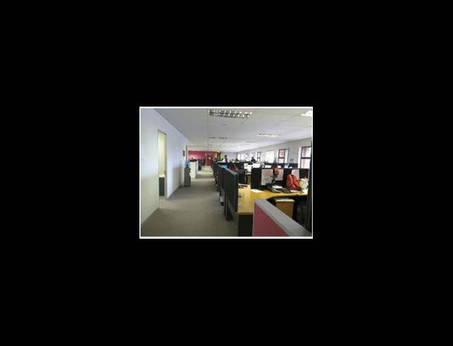 2,940M² OFFICE TO LET IN CLAREMONT